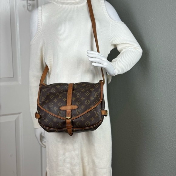 LOUIS VUITTON Monogram Saumur 30 Brown Crossbody shoulder bag. - Picture 15 of 15